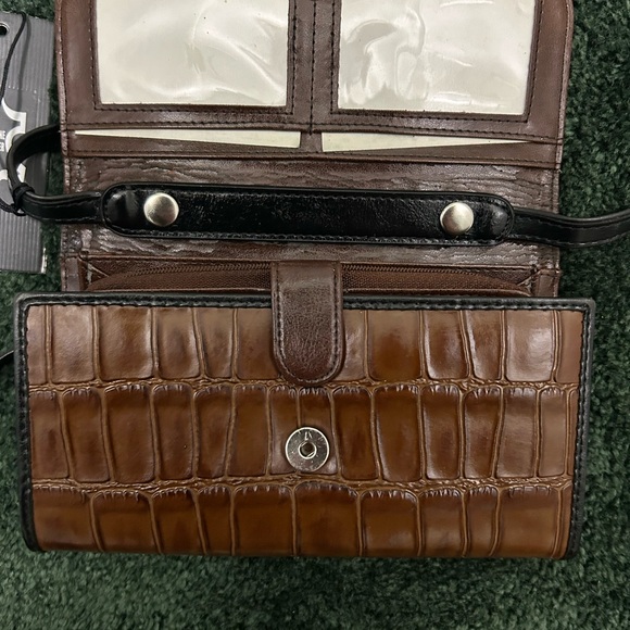 NWT. M.C Brighton Brown & Black Croc-Embossed Crossbody Purse. - Picture 14 of 16
